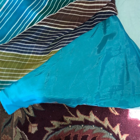 Guess halter top - Picture 6 of 6